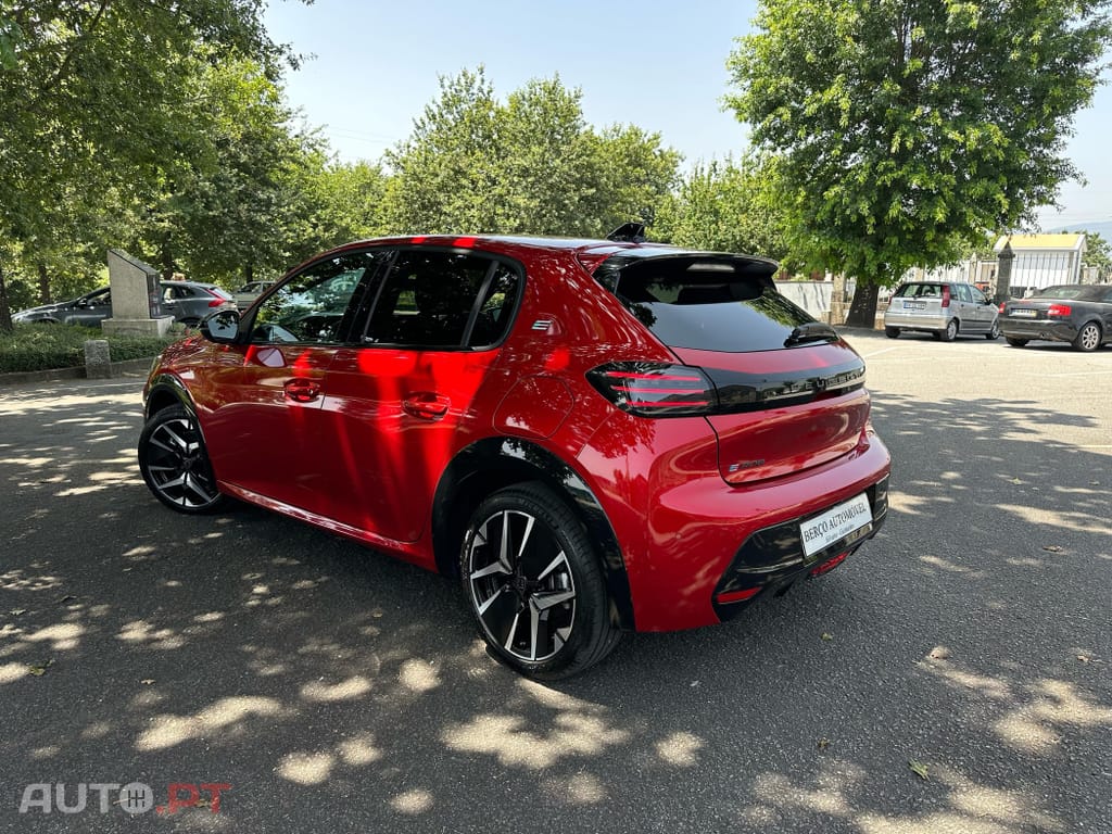Peugeot E-208 50 kWh GT Pack