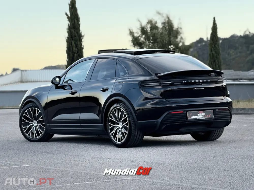 Porsche Macan Electric 4