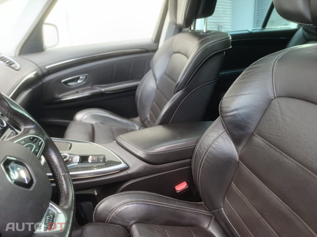 Renault Espace Initial Paris