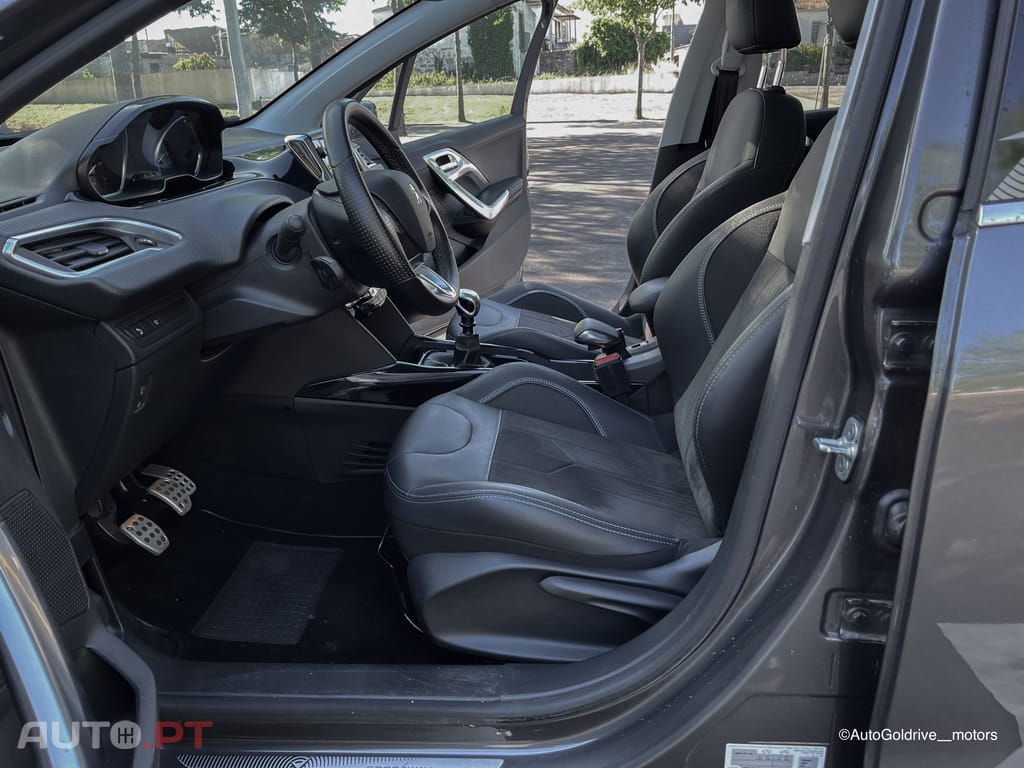 Peugeot 2008 PureTech 110 Stop&Start Crossway