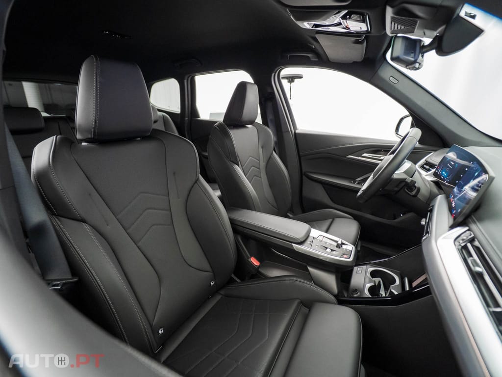 BMW iX1 eDrive20 Pack Desportivo M