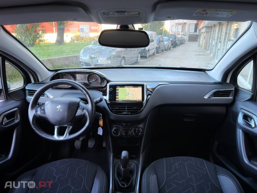 Peugeot 2008 1.2 PureTech Allure