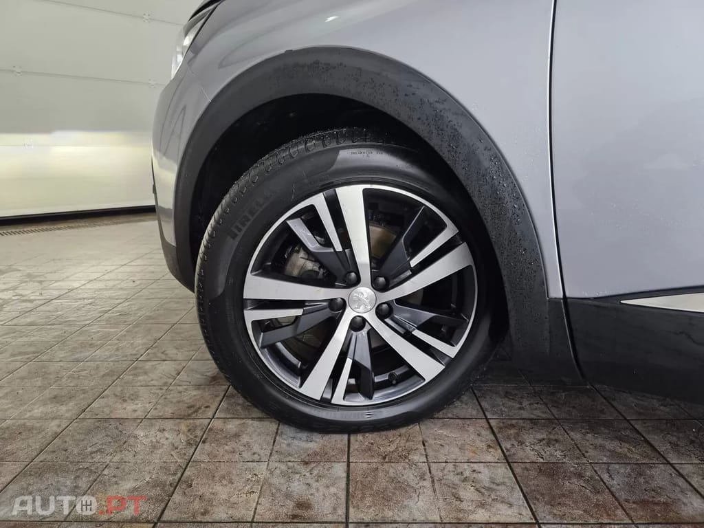 Peugeot 5008 1.5 BlueHDi Allure Baixo Consumo