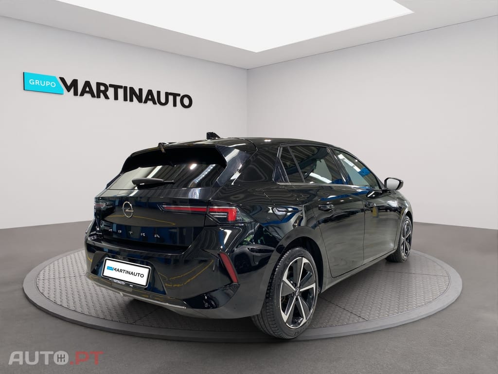 Opel Astra 1.2 T Elegance