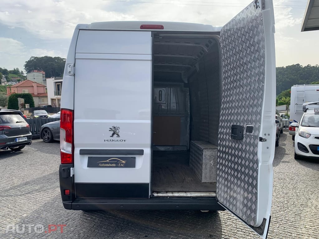Peugeot Boxer 2.2 BlueHDi 330 L2H2 Premium