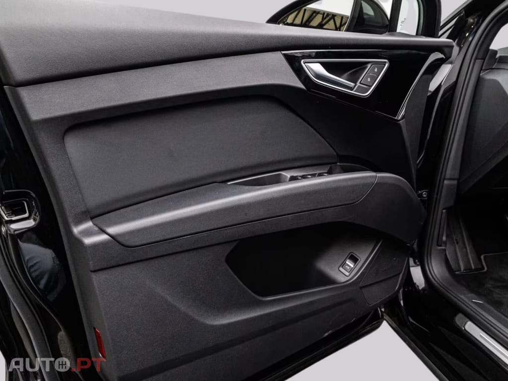 Audi Q4 E-Tron 40 S LINE I.V.A DEDUTIVEL 