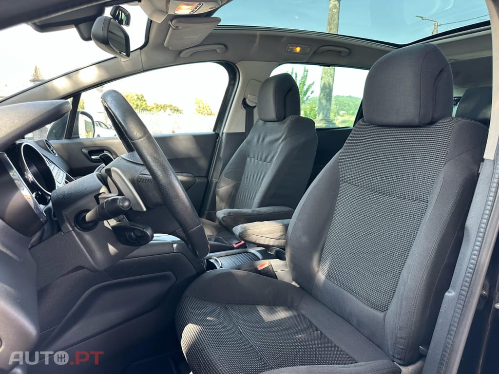 Peugeot 5008 1.6 e-HDi 7L Allure 2-Tronic 113g