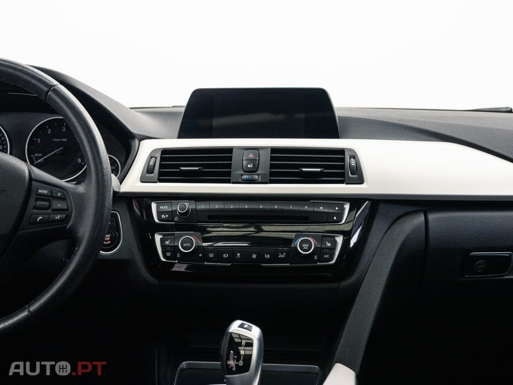 BMW 320 d Auto