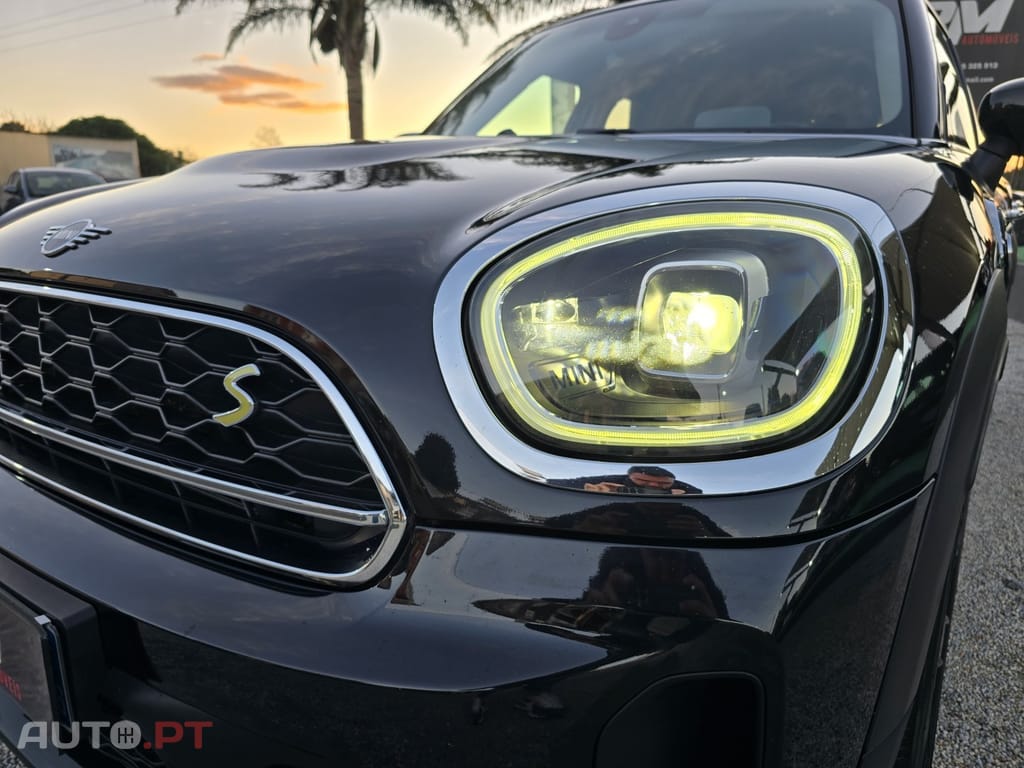 MINI Countryman Cooper SE Premium Essential Auto