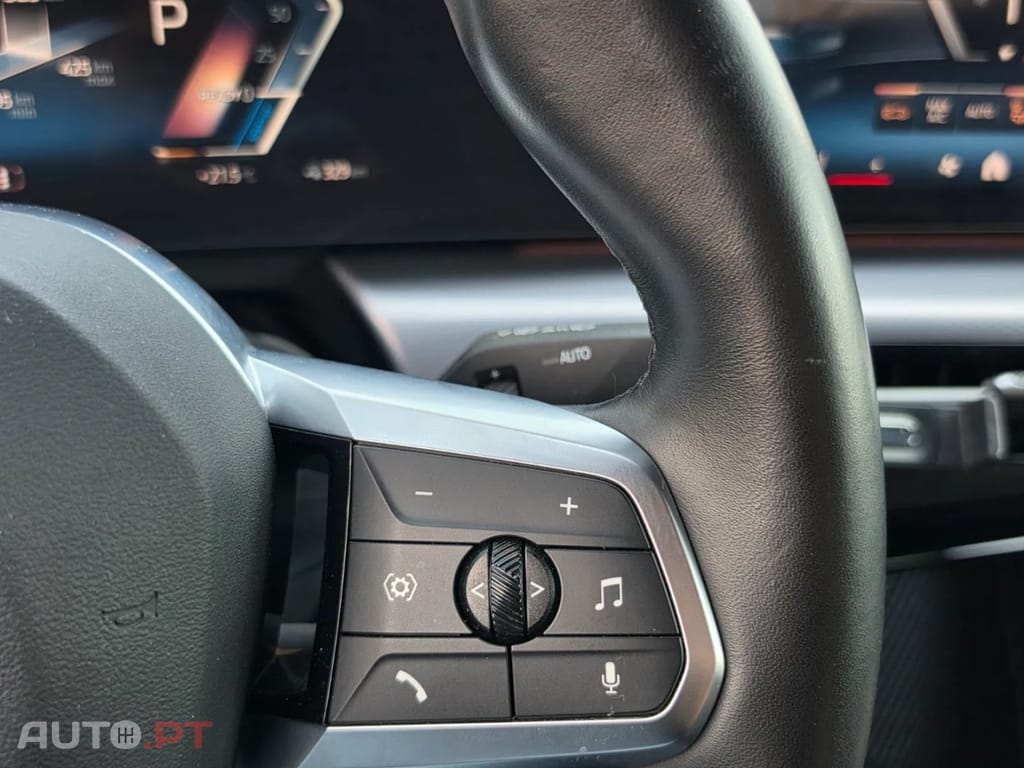 BMW iX2 eDrive20 Pack Desportivo M — fotografia 17