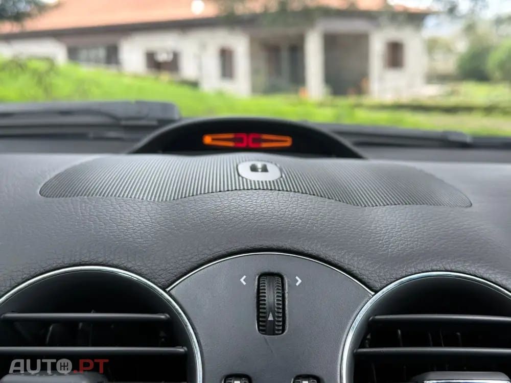 Mercedes-Benz CLK 240 Outro