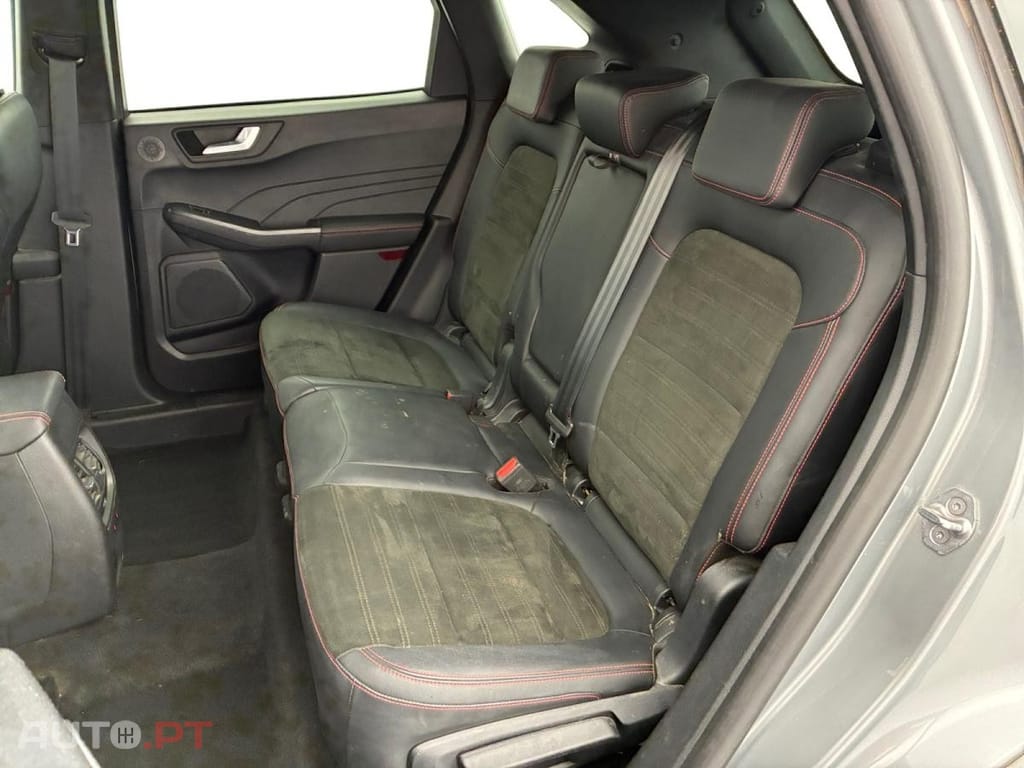 Ford Kuga 2.5 FHEV ST-Line X