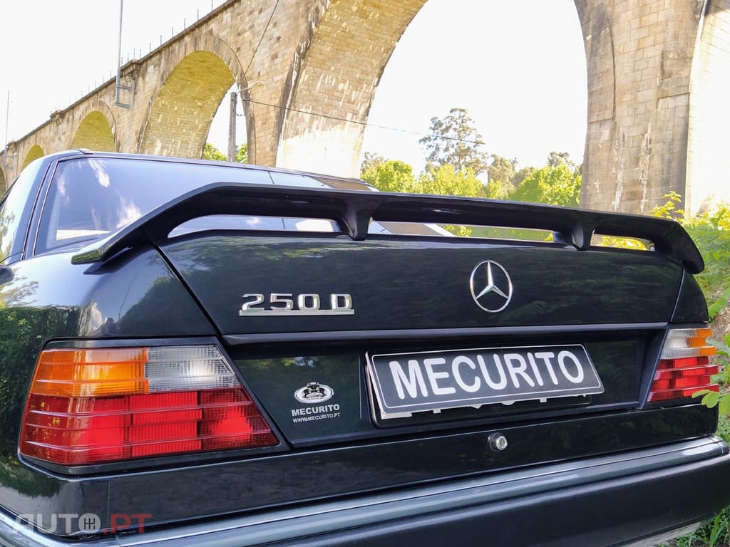 Mercedes-Benz 250 D