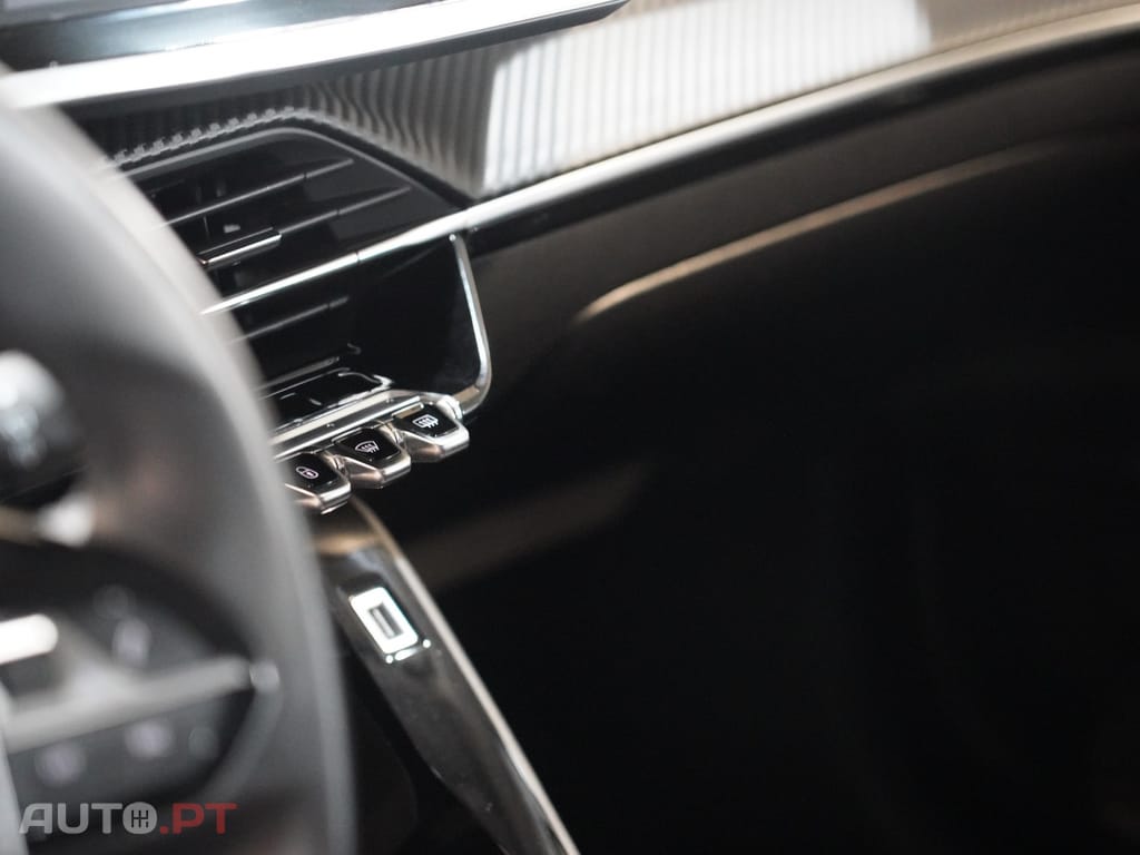 Peugeot E-208 50 kWh Active Pack