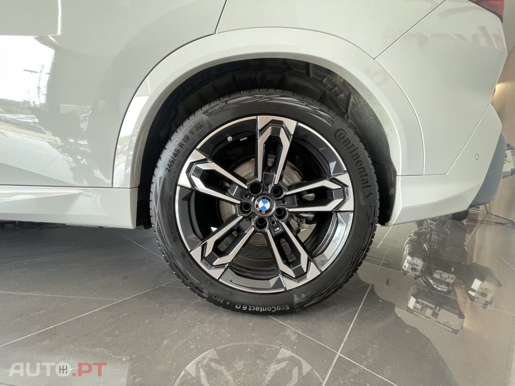 BMW iX2 eDrive20 Edição Desportiva M