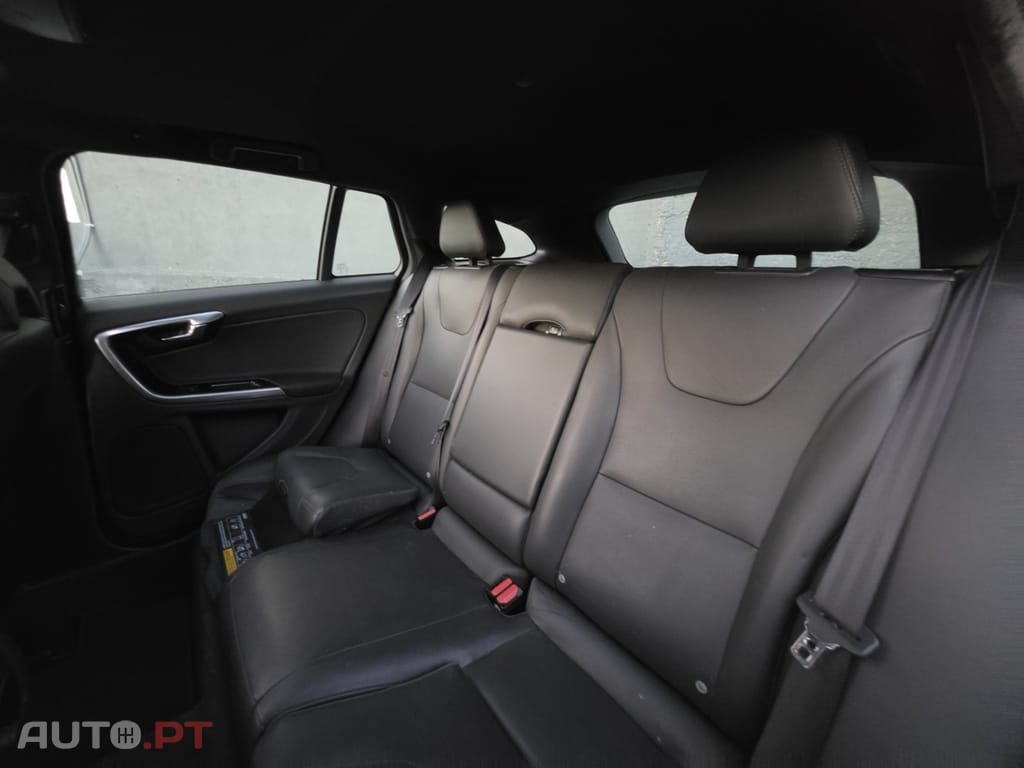 Volvo V60 Cross Country 2.0 D3 Summum Geartronic