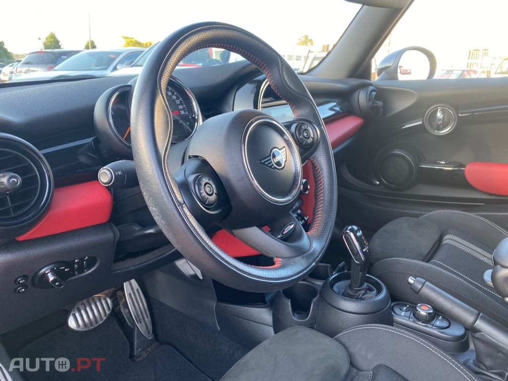 MINI Cooper Auto. John Works