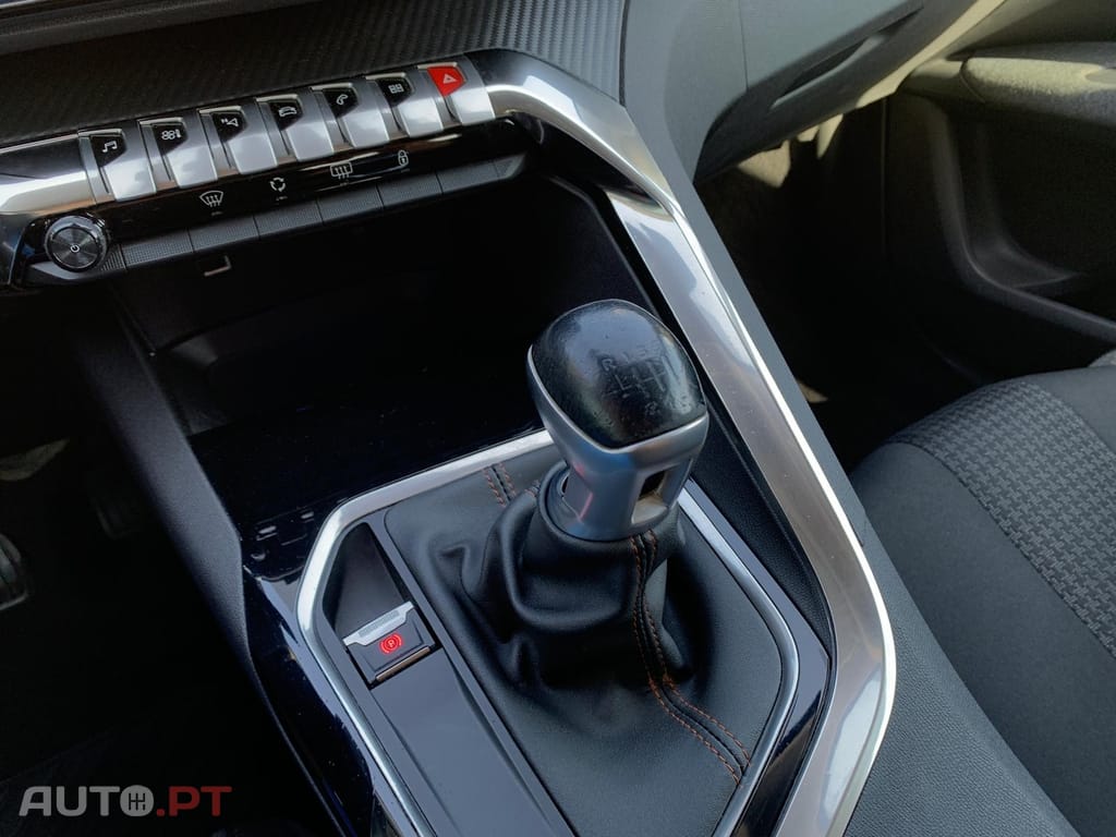 Peugeot 3008 1.5 BlueHDi Active