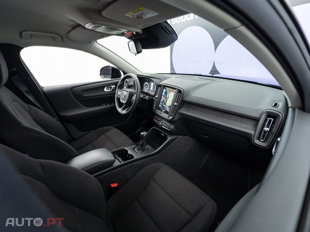 Volvo XC40 1.5 T2 Momentum Core