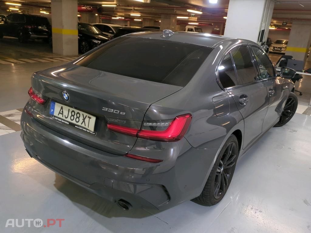 BMW 330 e Auto