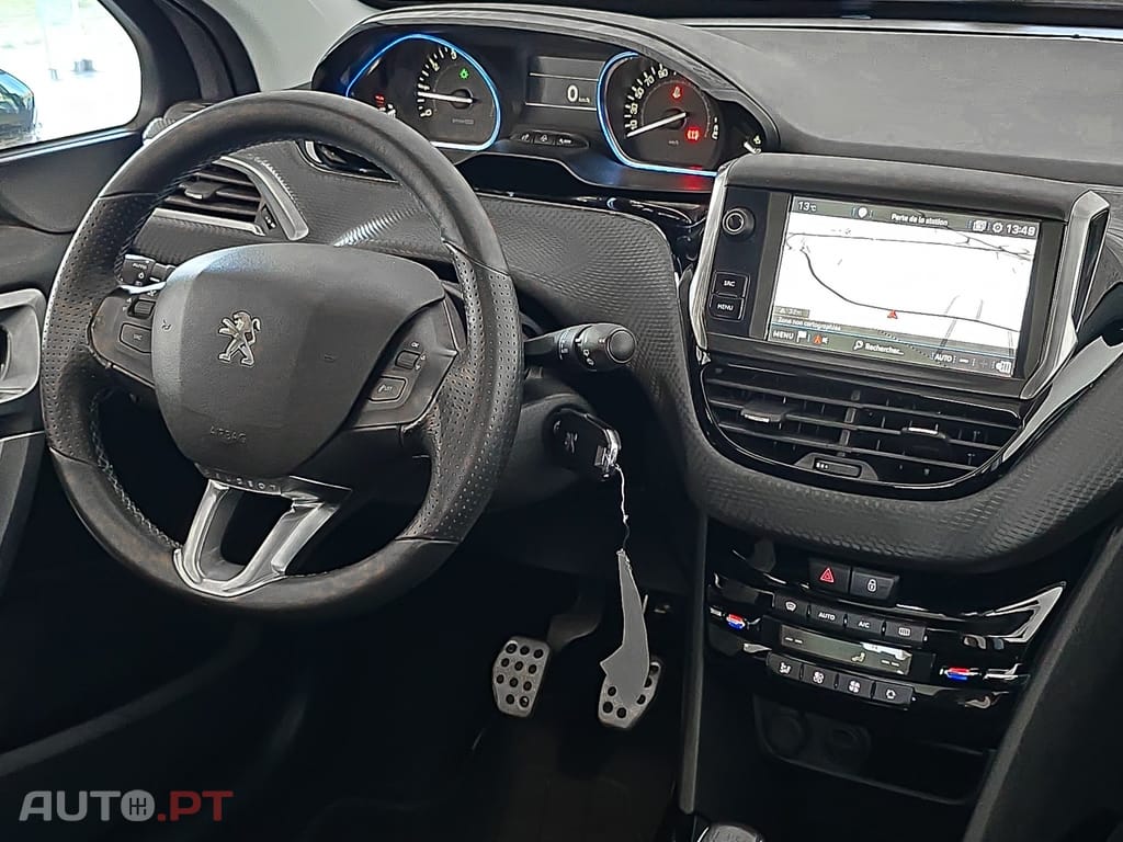 Peugeot 2008 1.2 PureTech Crossway