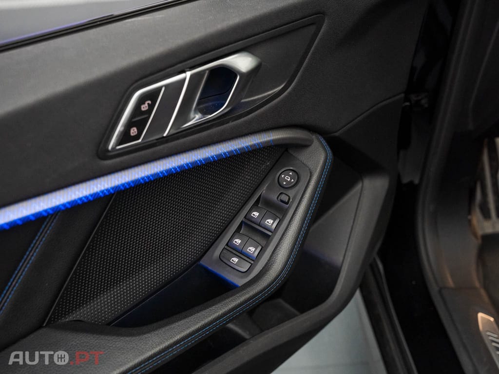 BMW 118 i Pack Desportivo M Auto