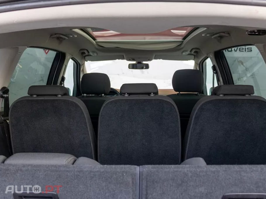 Ford S-Max 2.0 TDCi Titanium 7L 143g