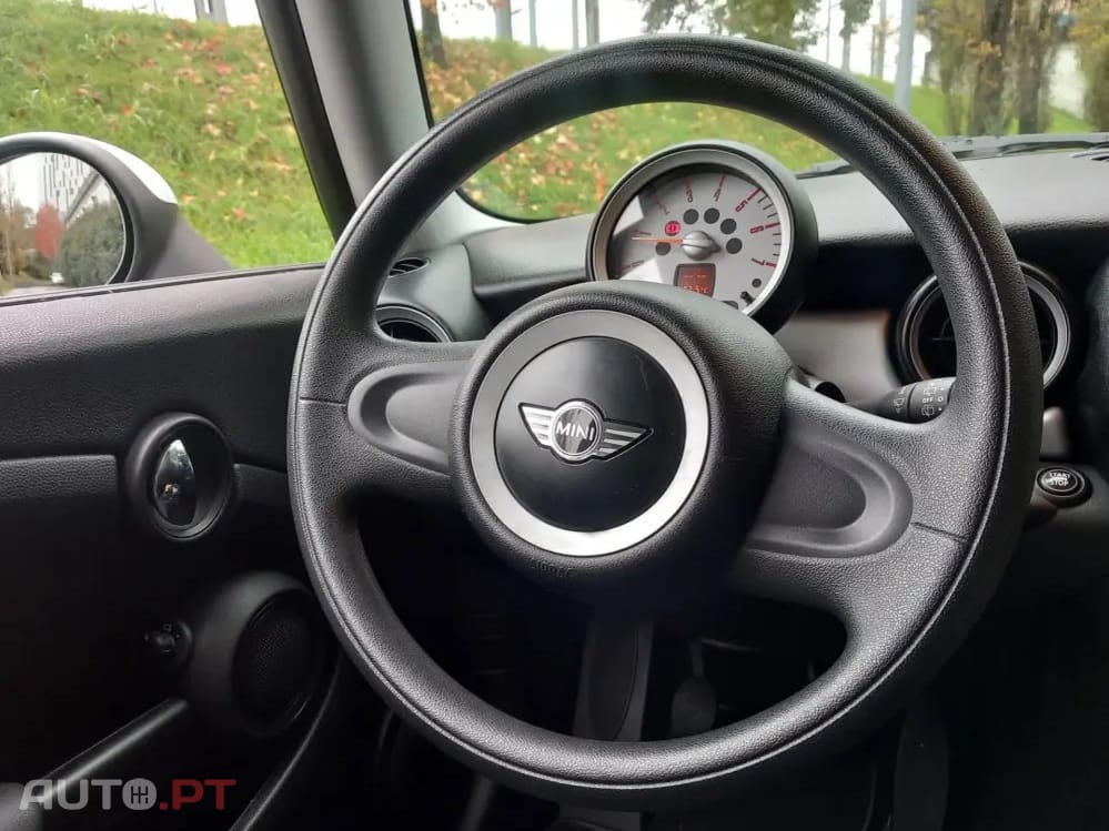 MINI Cooper Cooper D