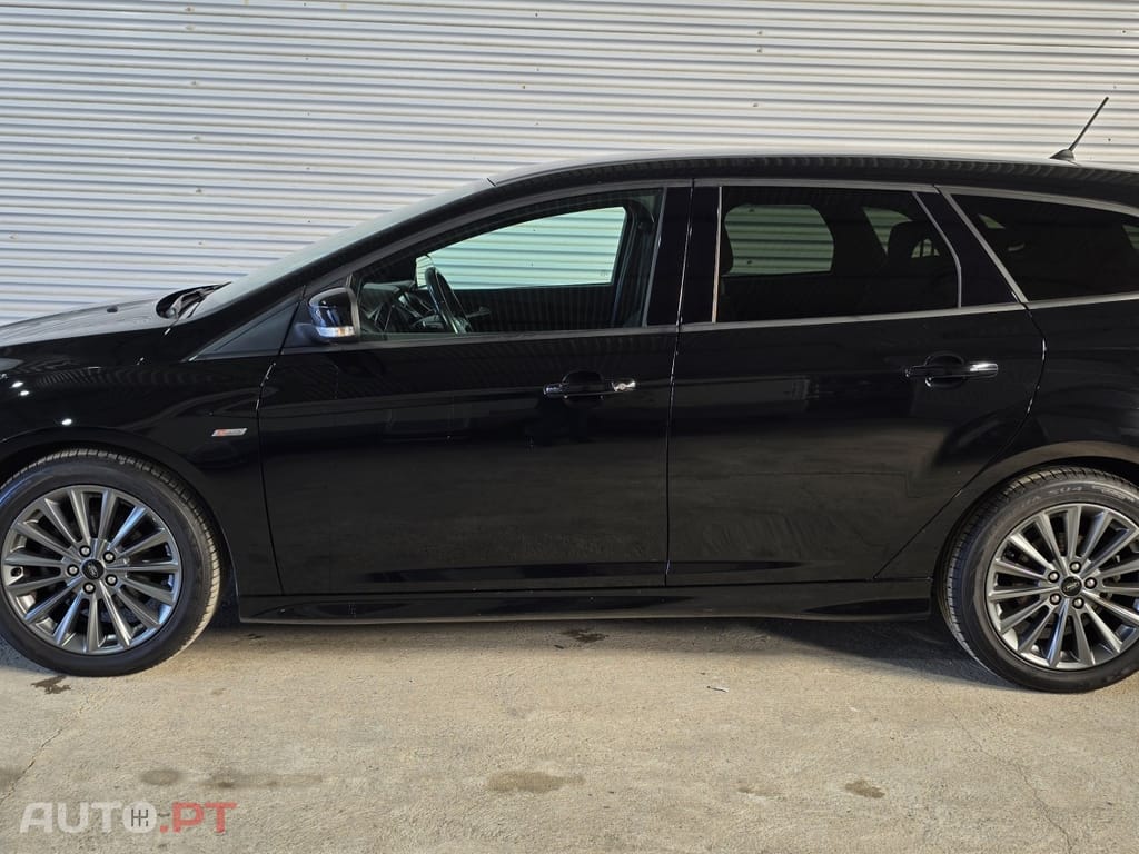 Ford Focus SW 1.5 TDCi EcoBlue ST-Line