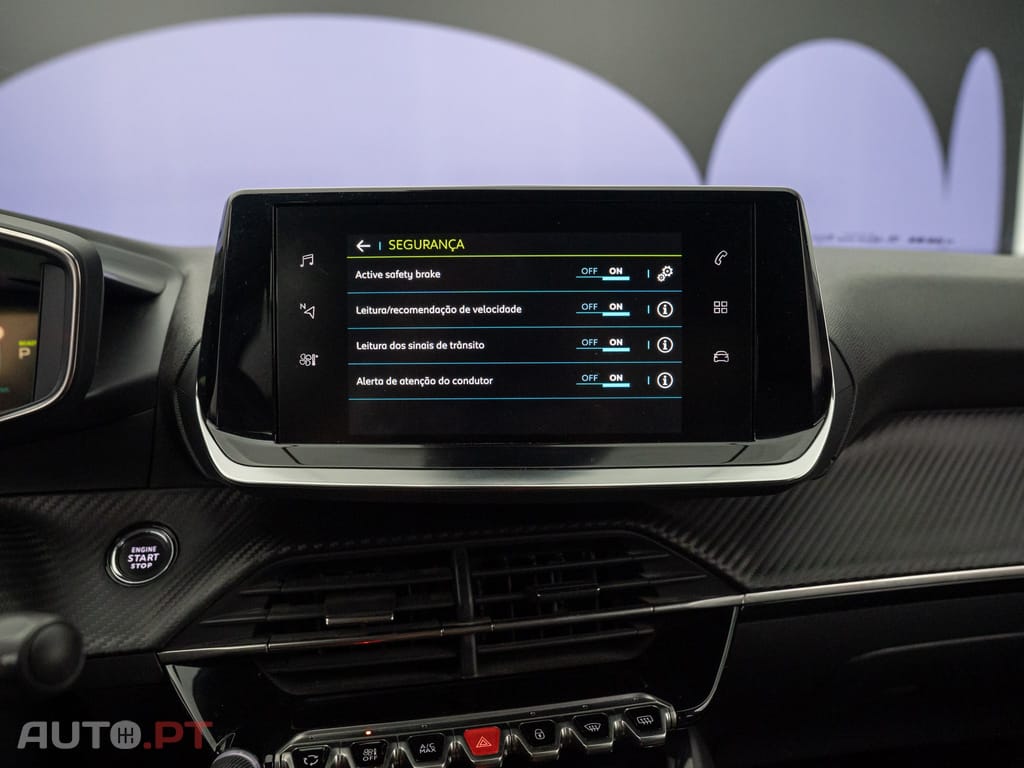 Peugeot E-2008 50 kWh Allure Pack