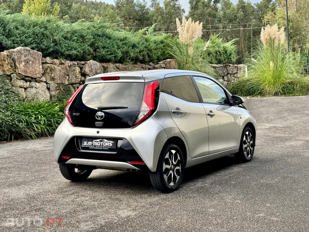 Toyota Aygo 1.0 X-Play Plus