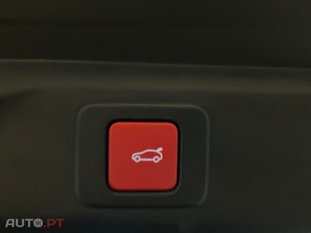 Peugeot 3008 1.2 Hybrid Allure e-DCS6
