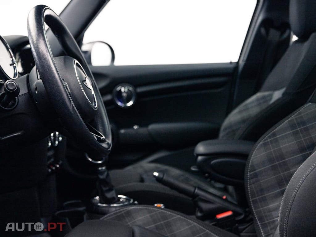 MINI Cooper Cooper D Auto