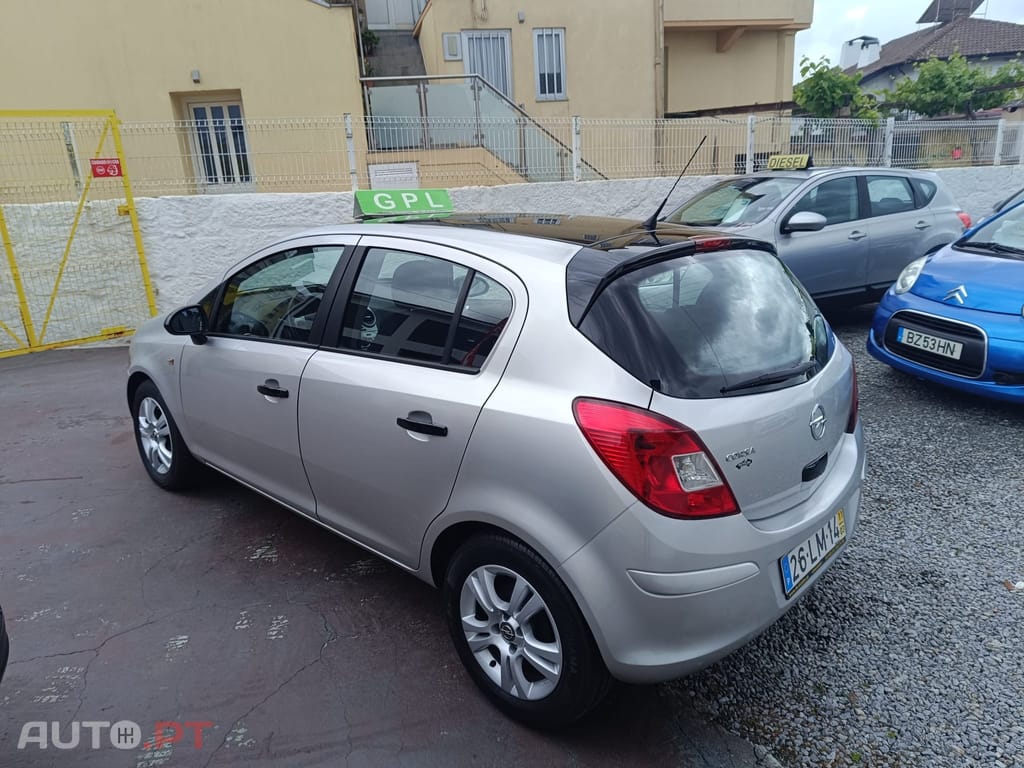 Opel Corsa 1.2 City FlexFuel