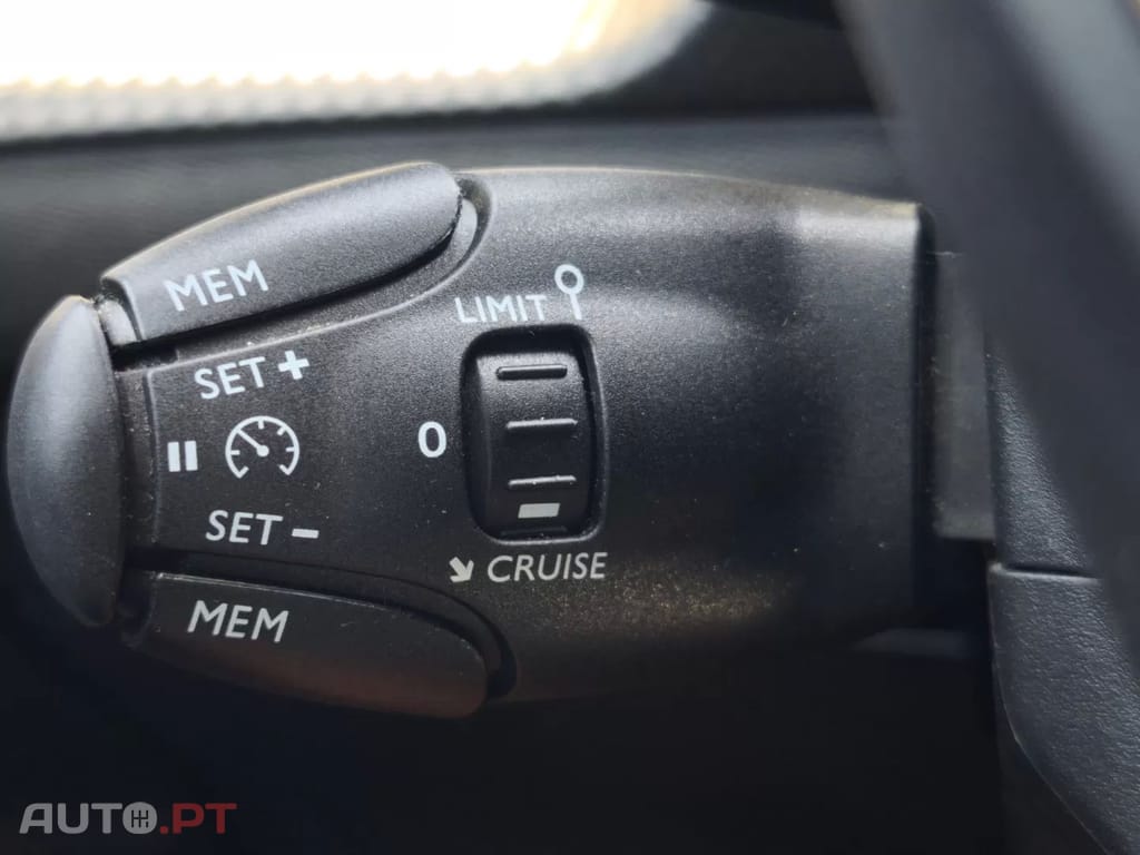 Peugeot 2008 PureTech 130 EAT8 Allure