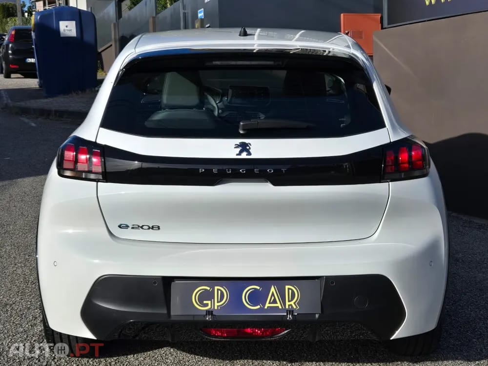 Peugeot E-208 50 kWh Allure ( COMERCIAL )