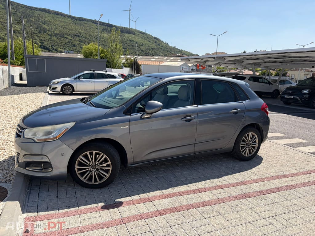 Citroen C4 Citroën C4 e-HDi 110 EGS6 Stop/Start System Exclusive