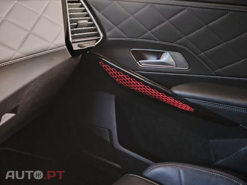 DS DS7 Crossback 300 cv 4x4  Eat8 E-Tense Hybrid RIVOLI