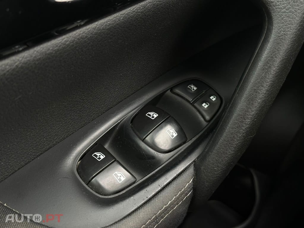 Nissan Qashqai 1.5 dCi N-Connecta J18