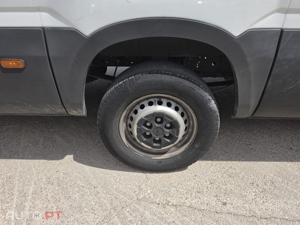 Iveco Daily 2.3D 35S16 Longa