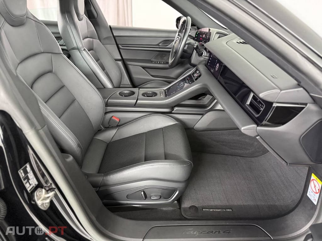Porsche Taycan 4 