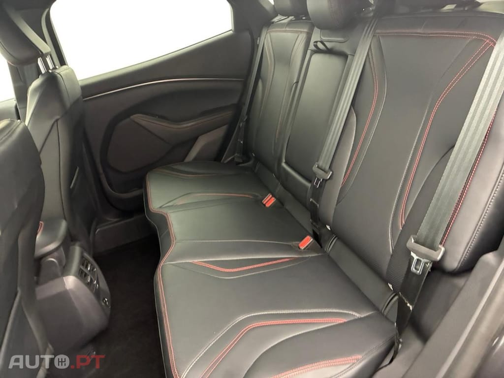 Ford Mustang Mach-E Standard Range Premium AWD