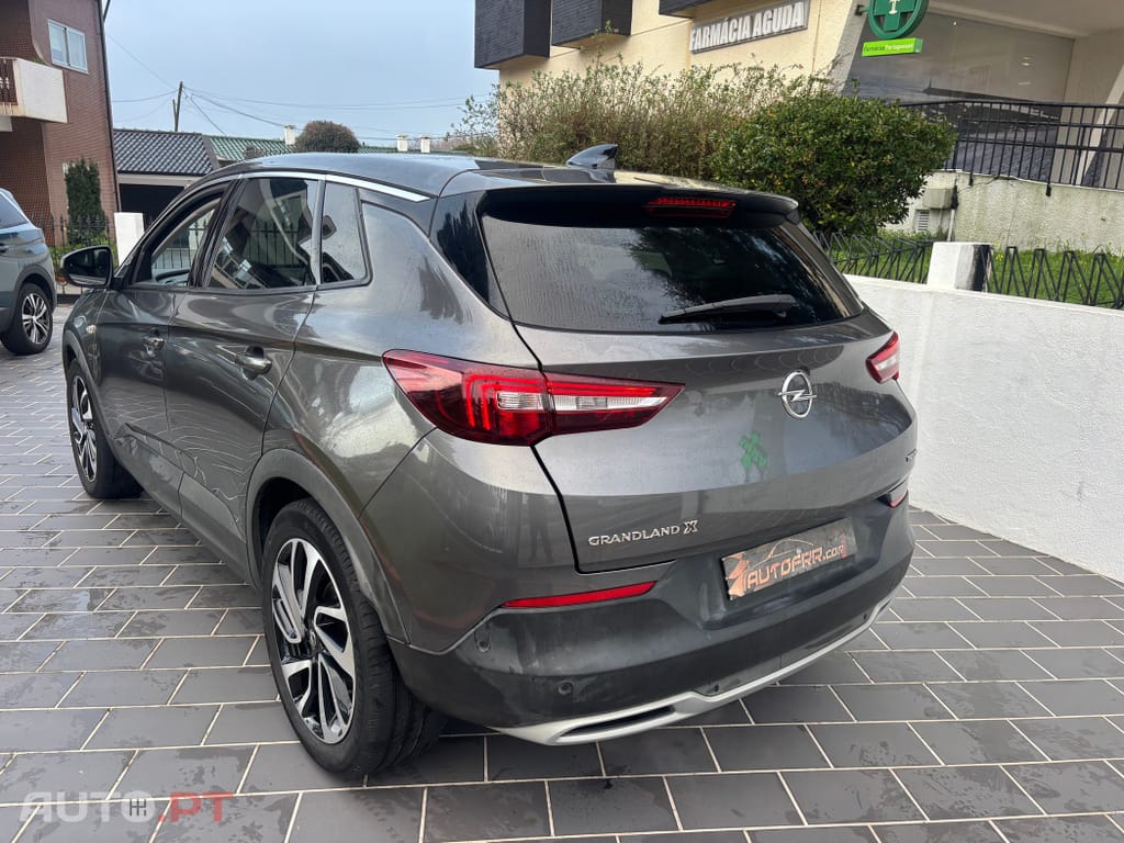 Opel Grandland (X) 1.2 T Design & Tech AT