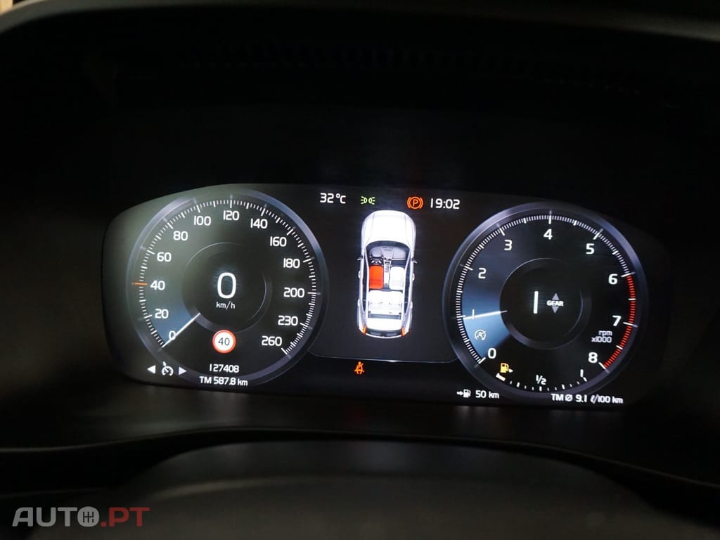 Volvo XC40 1.5 T3 Momentum Tech Edition