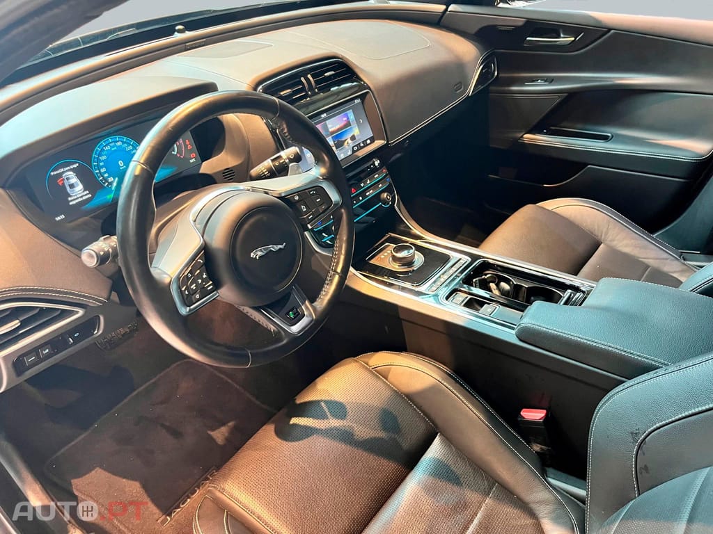 Jaguar XE 2.0D R-SPORT 180CV 