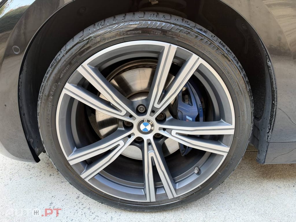 BMW 330 e Pack Desportivo M Pro Auto