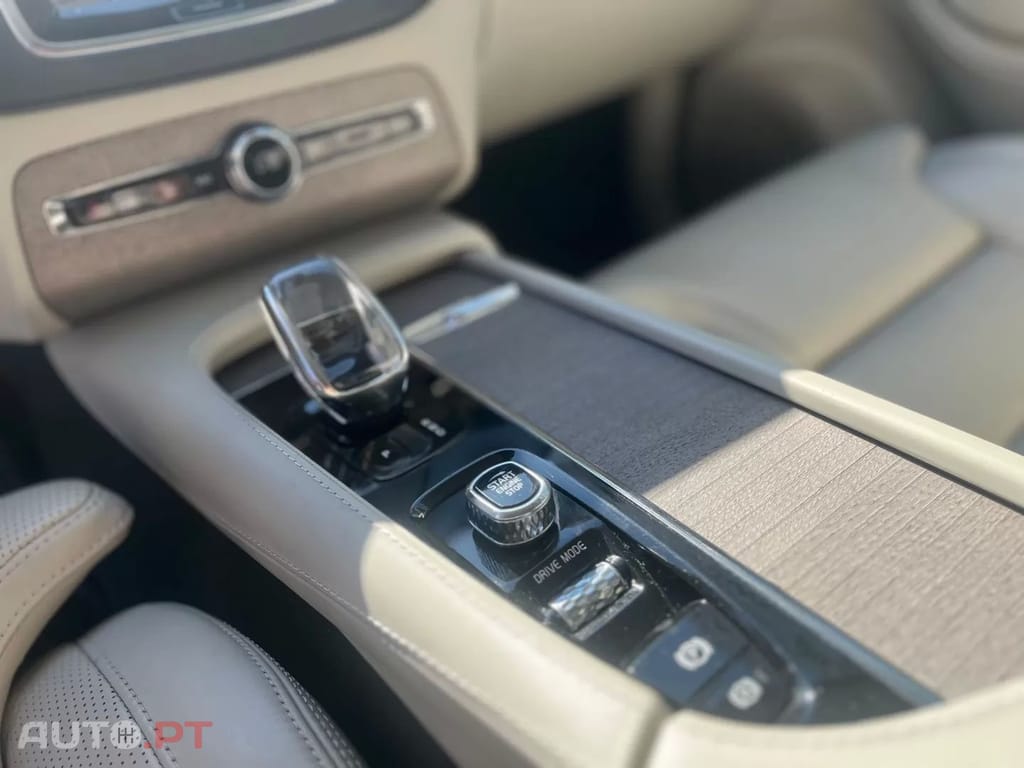 Volvo XC90 2.0 T8 PHEV Inscription Expression AWD