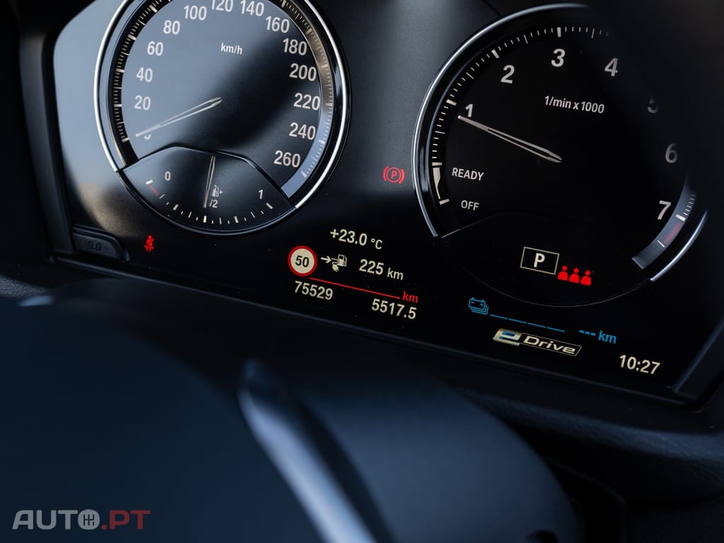 BMW X1 xDrive25e Advantage — fotografia 18