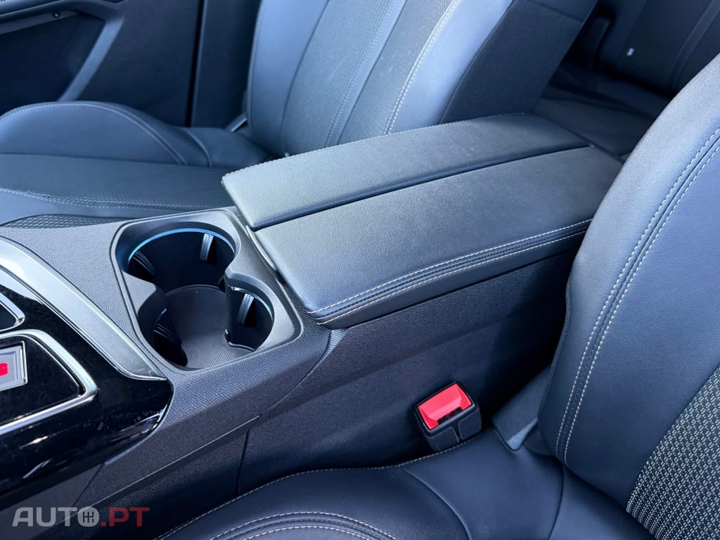 Peugeot 3008 1.2 Hybrid GT e-DCS6