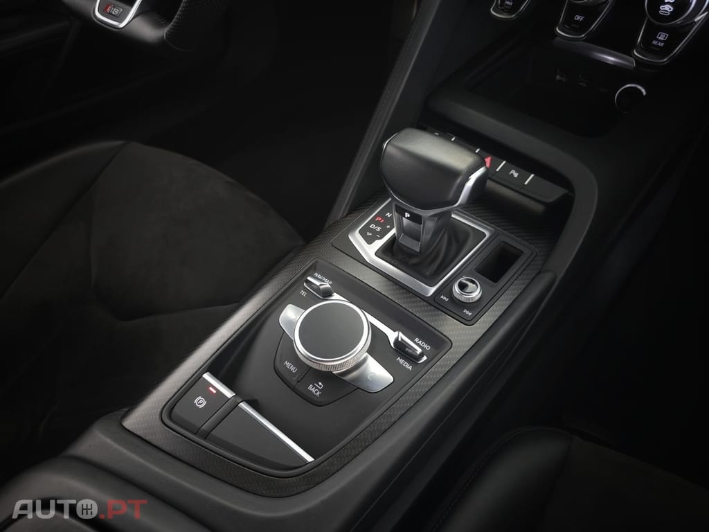 Audi R8 V10 plus 5.2 FSI quattro S tronic